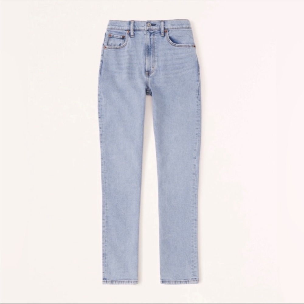 Abercrombie Curve Love Ultra High Rise 90s Slim Straight Jean in 26 - 2XS